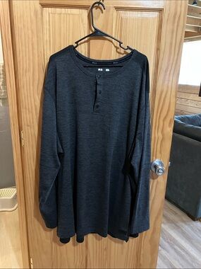 Men's Black Long-Sleeve Shirt